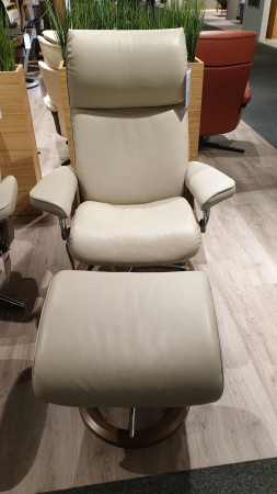 Relaxsessel mit Hocker "Stressless Aura (M) Signature"