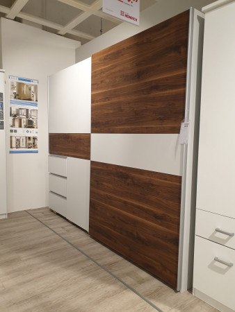 Schwebetürenschrank "Willi"