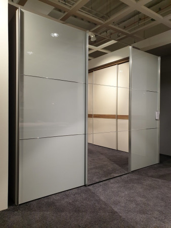 Schwebetürenschrank "Indigo Glas"