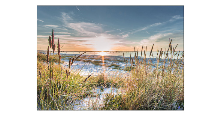 Alubild Atthe Beach 70 x 100 cm, mit einer Seelandschaft 
