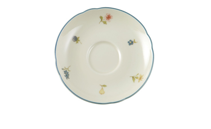 Espresso-Untertasse Marieluise 12 cm aus Porzellan mit Streublumen-Motiv.