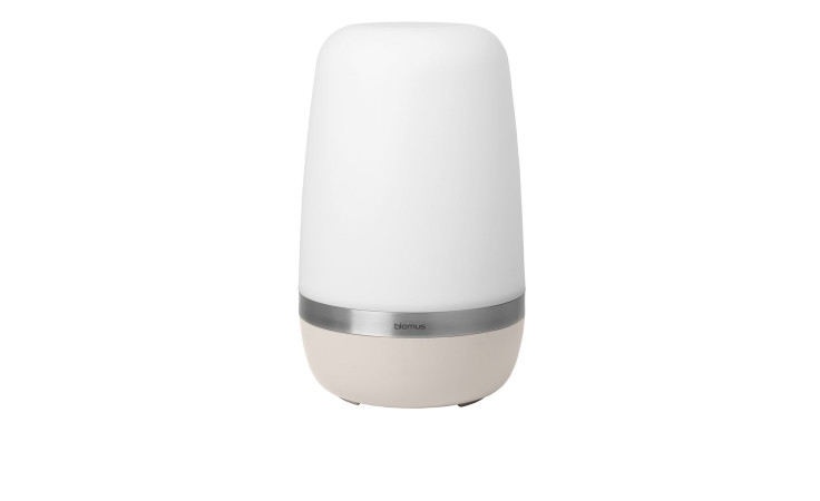 LED-Outdoorleuchte Spirit 24,8 cm aus Kunststoff in weiß und beige und einem silbernen Edelstahlring.