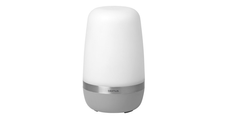 LED-Outdoorleuchte Spirit 15,3 cm aus Kunststoff in weiß und grau und einem silbernen Edelstahlring.