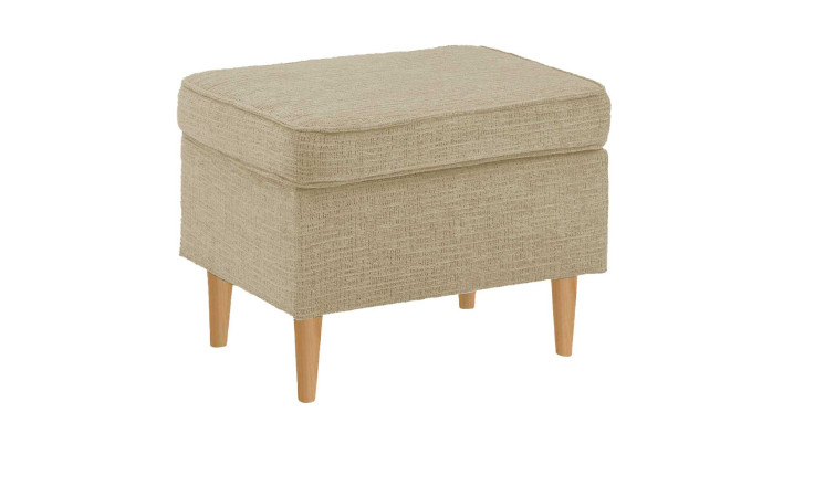 Hocker in Sand