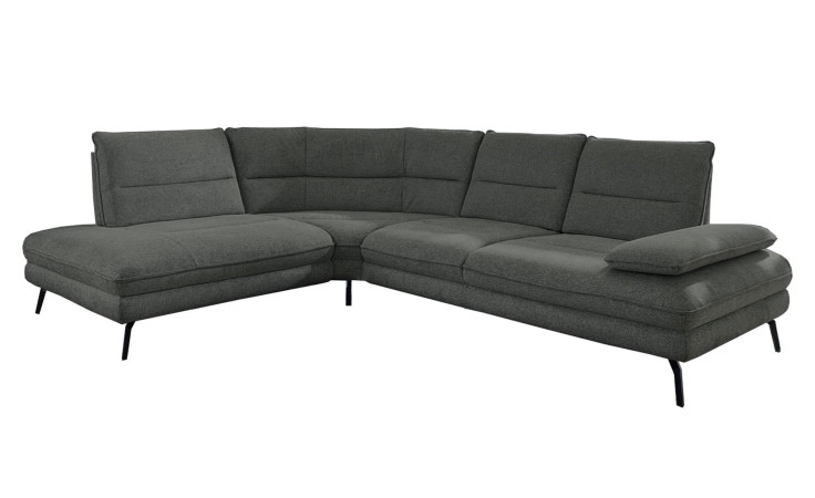 Basis-Ecksofa plano|FORM Bonn in einem Bezugsstoff in Leaf mit schwarzen Metallfüßen.