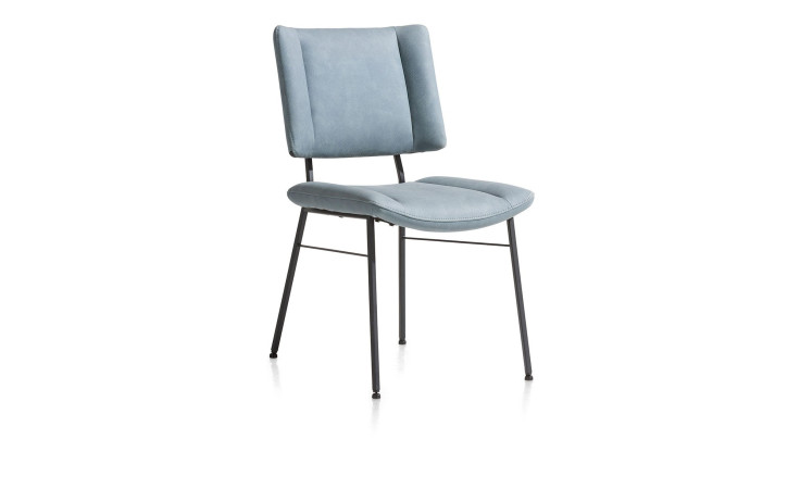 Stuhl Tatum mit Bezug aus Microfaser in Sky Blue und 4-Fuß-Gestell aus schwarzem Stahl