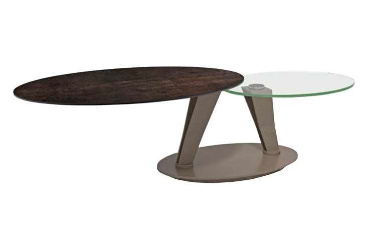 Couchtisch MONDO Varium mit einer Glas-Keramik Tischplatte in Rostbraun und einer transparenten Glastischplatte mit einem Stahlgestell in Taupe..