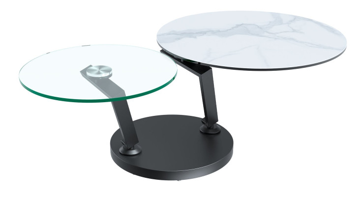 Couchtisch MONDO Varium mit einer Glas-Keramik Tischplatte in Marmoroptik Weiß und einer Klarglasplatte mit einem schwarzen Stahlgetsell.