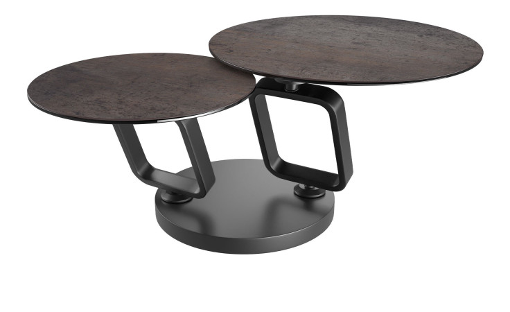 Couchtisch MONDO Varium mit zwei Glas-Keramik Tischplatten in Rostbraun mit einem scwarzem Gestell.