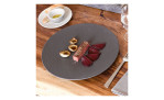 Gourmetteller Manufacture Rock 32 cm in schwarz, Ansicht im Gebrauch