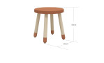 Kinderhocker Dots in rotvioeltt mit holzfarbenen Beinen mit Maßen.