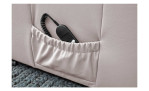 Detailfoto von der Seitentasche mit der Fernbedienung drin