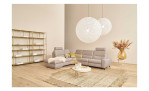 Komfort-Ecksofa 9808, in der Farbausführung beige, in einem Raum stehend