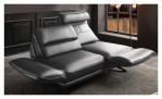 Komfort-Sofa Honduras in einem Echtlederberzug in Charcoal. Mit gezeigter Rückenpolsterverstellung & Drehsitzfunktion