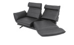 Komfort-Sofa Honduras in einem Echtlederberzug in Charcoal. Mit gezeigter Rückenpolsterverstellung & Drehsitzfunktion