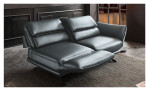 Komfort-Sofa Honduras in einem Echtlederberzug in Steel.  Mit gezeigter Drehsitzfunktion