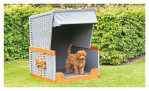 Hunde-Strandkorb von SonnenPartner in grau mit Pinienholz, Ansicht im Garten mit Hund