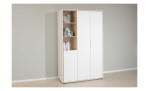 Kleiderschrank Lieven in der Farbausführung Kreideweiß, an einer grauen Wand stehend