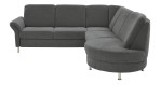 Basis-Wohnlandschaft plano|FORM Wien im Bezugsstoff Grey und silbernen Füßen. Frontalansicht.