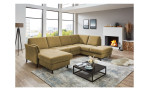 Basis-Ecksofa plano|FORM Lirio in der Farbausführung Gelb in einem Raum stehend