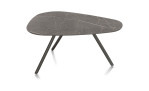Couchtisch Minato im Dekor Onyx / Marmor-Optik und 3-Fuß-Gestell aus Metall in Graphit, Seitenansicht