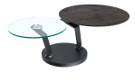 Couchtisch MONDO Varium mit einer Glas-Keramik Tischplatte in Rostbraun und einer Klarglasplatte mit einem schwarzen Stahlgetsell.