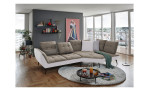 Komfort-Ecksofa vito Ticona, in der Farbausführung Taupe / Silver, in einem Raum stehend mit der Rückenneigung