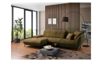 Komfort - Excksofa vito Creda, in der Farbausführung OliveKomfort - Excksofa vito Creda, in der Farbausführung Olive, in einem Raum stehend mit der Rückenlehnenfunktion 