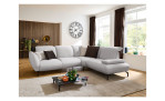 Basis-Ecksofa vito Bevy, in der Farbausführung Silver, in einem Raum stehend