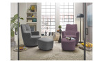 Hocker set one 1450 in der Farbausführung lila, mit den passenden Sessel und ein weiteren Sessel und Hocker in einer anderen Farbe