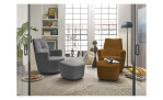 Hocker set one 1450 in der Farbausführung honey yellow, mit den passenden Sessel und ein weiteren Sessel und Hocker in einer anderen Farbe