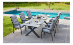 Gartentisch Vancouver mit einer Tischplatte aus Glas-Keramik in Beton-Optik und X-Gestell aus Aluminium in Anthrazit, Milieu