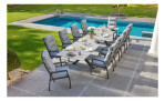 Gartentisch Vancouver mit einer Tischplatte aus Glas-Keramik in Beton-Optik und X-Gestell aus Aluminium in Anthrazit, Milieu
