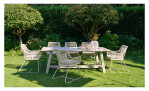 Gartentisch Oldham mit recycelter Teakholz-Tischplatte und beigem Aluminium-Gestell, Milieu