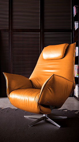 Koinor Einzelsessel Safira in der Farbe Sun Koinor Einzelsessel Safira mit Anilinleder in der Farbe Sun (Orange)