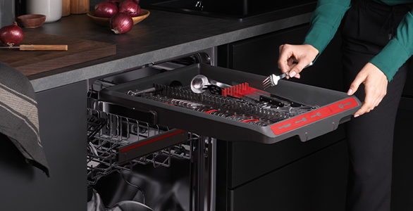 AEG Geschirrspüler mit MaxiFlex Besteckschublade, AirDry-Technologie, LED-Display, QuickSelect Slider, AutoOff-Abschaltautomatik, sieben Spülprogrammen, XtraPower-Option und leisem Inverter Motor AEG Geschirrspüler mit MaxiFlex Besteckschublade, AirDry-Technologie, LED-Display, QuickSelect Slider, AutoOff-Abschaltautomatik, sieben Spülprogrammen, XtraPower-Option und leisem Inverter Motor