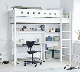 Hochbett White in Weiß Hochbett White in Weiß, mit individuell erweiterbaren Elementen und Absturzsicherung