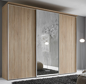 Kleiderschrank in Holzoptik