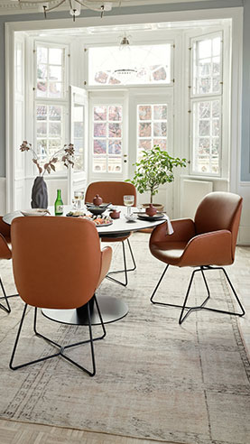 Stressless Esstisch-Gruppe mit rundem Esstisch Rordeaux und Stuhl Bay