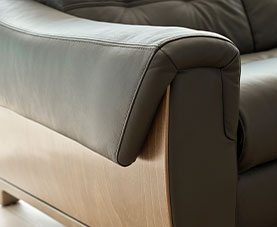 Nahaufnahme Armteil des Sofa Anna A3