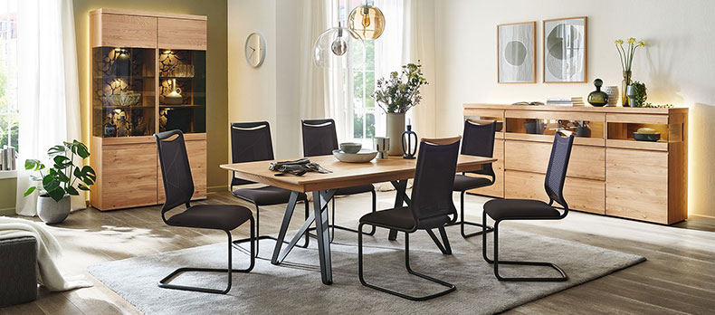 Venjakob Esszimmer mit Sideboard V-Plus 3000, Esstisch ET116 Ron und Schwingstuhl Lilli Plus Venjakob Esszimmer mit Sideboard V-Plus 3000, Esstisch ET116 Ron und Schwingstuhl Lilli Plus in Carbonbraun