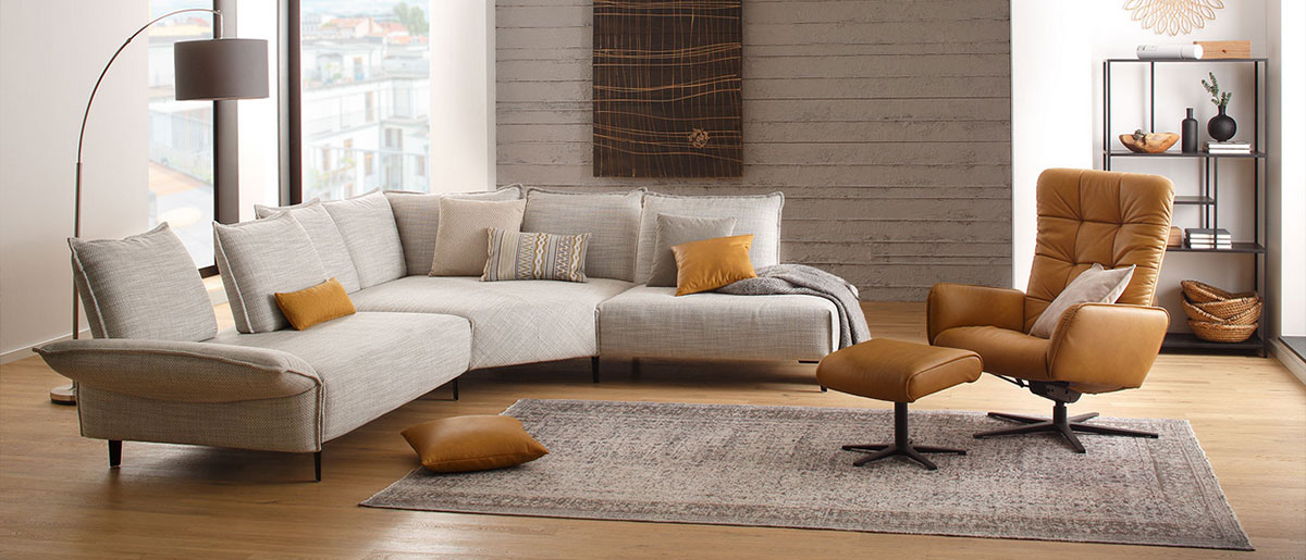 W. Schillig Wohnlandschaft Bonnie mit grauem 100% Polyesterstoff Wohnzimmer mit W. Schillig Wohnlandschaft Bonnie mit grauem 100% Polyesterstoff